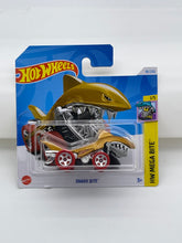 Load image into Gallery viewer, Hot Wheels Heavy Hitcher (Short Card)
