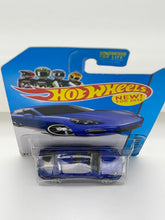 Load image into Gallery viewer, Hot Wheels Porsche Panamera
