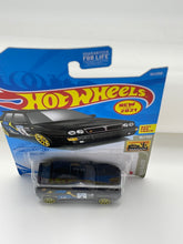Load image into Gallery viewer, Hot Wheels Lancia Delta Integrale
